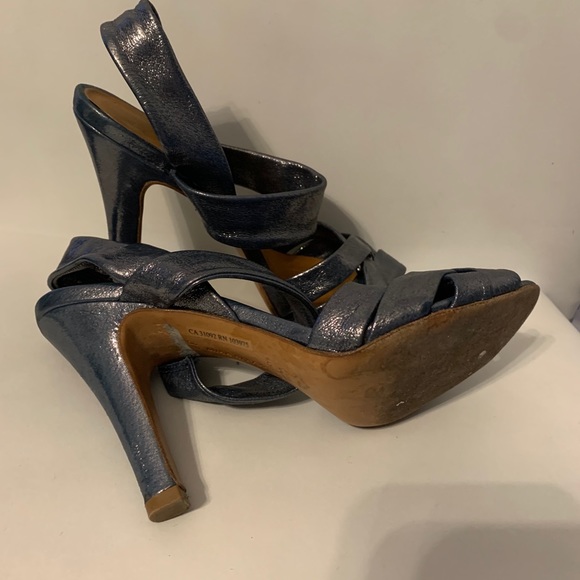 Metallic strappy heels - Picture 4 of 5